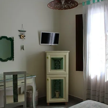 Guest house Azzurromare 3*